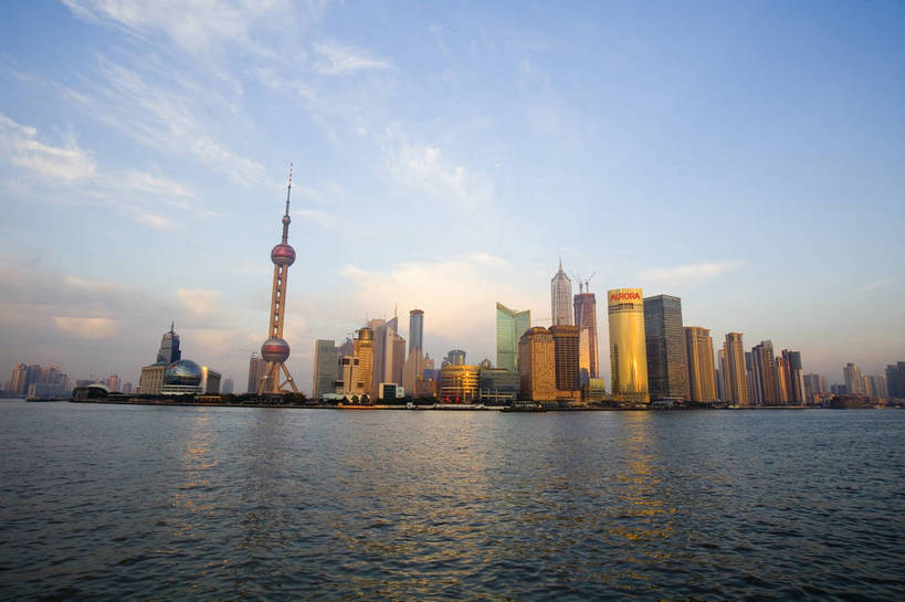 横图,全景,彩色,室外,白天,旅游,度假,美景,天际线,城市风光,城市,建筑,上海,中国,繁华,景观,云,娱乐,黄浦江,浦东,建筑物,天空,享受,休闲,景色,放松,摄影,晴天,发展,东方明珠电视塔,开阔,繁荣,进步,发达,金融区,河,彩图,旅行,bj174