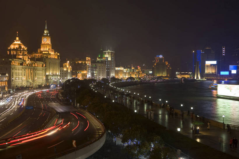 横图,彩色,室外,旅游,度假,海洋,美景,天际线,城市风光,城市,建筑,夜景,上海,中国,繁华,标志,景观,灯光,车流,娱乐,现代,建筑物,灯,外滩,享受,休闲,闪耀,景色,放松,摄影,经济,闪烁,发展,繁荣,发达,金融区,海,河,夜,马路,彩图,旅行,bj174