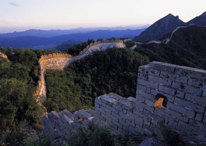 横图,彩色,室外,白天,旅游,度假,名胜古迹,山,标志建筑,地标,建筑,北京,长城,中国,亚洲,游人,风俗,遗迹,砖,文化遗产,古迹,历史,文物,娱乐,建设,传统,城墙,古建筑,享受,休闲,旅游胜地,放松,精神,摄影,古代建筑,象征,美好,感受,古文明,东亚,中华人民共和国,威严,奇迹,伟大,古代文明,制度,特征,彩图,旅行,bj174