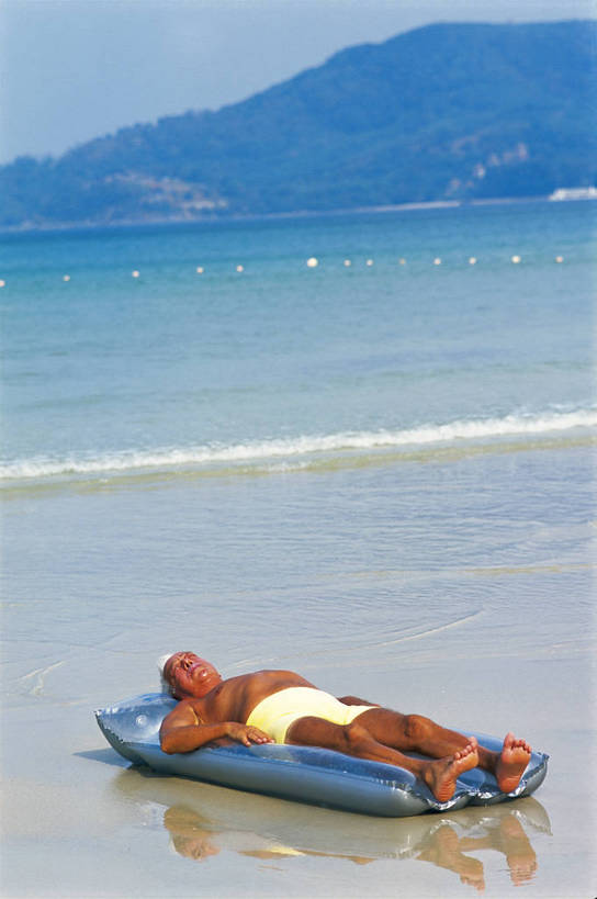 竖图,彩色,室外,白天,旅游,度假,日光浴,海洋,名胜古迹,沙滩,标志建筑,地标,建筑,轮船,泰国,亚洲,游客,游人,遗迹,热带,热带风光,古迹,文物,娱乐,建设,古建筑,普吉岛,游轮,游船,蓝色,天空,自然,海水,天,享受,休闲,旅游胜地,放松,竖,摄影,生活方式,矗立,美好,自然风光,南亚,耸立,古文明,挺立,海,海滩,彩图,观光,旅行,bj174