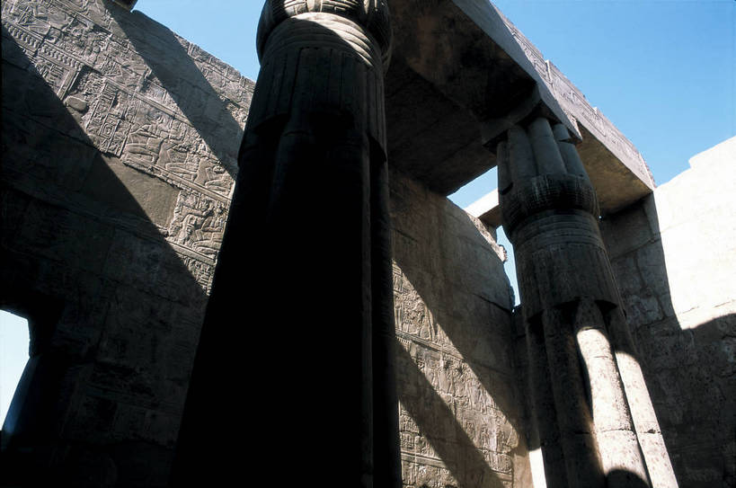 寺庙,横图,彩色,室外,白天,旅游,度假,名胜古迹,标志建筑,地标,建筑,非洲,埃及,遗迹,雕刻,文化遗产,神庙,古迹,文化,文物,娱乐,建设,古建筑,石刻,石柱,享受,休闲,旅游胜地,放松,摄影,古代建筑,文明,古文明,北非,卢克索神庙,阿非利加洲,奇迹,古埃及文明,古代文明,彩图,旅行,庙,bj174