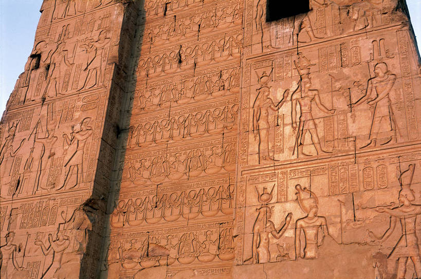 寺庙,横图,彩色,室外,白天,旅游,度假,名胜古迹,标志建筑,地标,建筑,非洲,埃及,遗迹,文化遗产,神庙,古迹,文化,文物,娱乐,建设,古建筑,石雕,石刻,享受,休闲,石壁,旅游胜地,放松,摄影,古代建筑,文明,古文明,北非,阿拉伯埃及共和国,金字塔之国,棉花之国,阿非利加洲,奇迹,古埃及文明,古代文明,康翁波神庙,彩图,旅行,庙,康翁波,bj174