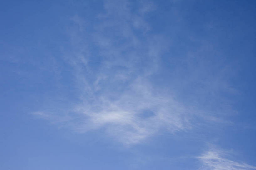 横图,彩色,室外,白天,静物,云,蓝色,白色,白云,天空,自然,摄影,蓝,简单,纯朴,彩图,bj174