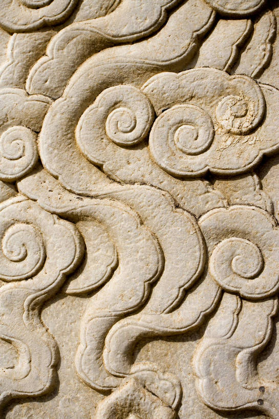 竖图,彩色,室外,特写,白天,旅游,石头,雕塑,北京,十三陵,中国,亚洲,行人,游客,游人,局部,节日,艺术,装饰,雕刻,雕像,浮雕,石子,塑像,文化遗产,纪念碑,艺术品,首都,历史,文化,路人,旅客,古代,工艺品,祈祷,健康,竖,许愿,摄影,宗教,信仰,纪念,祈求,美术,权威,高贵,文明,主题,陈列,东亚,中华人民共和国,北京市,京,北平,华北地区,功能,美学,权力,权势,昌平区,古远,势力,过客,明十三陵,天寿山,平安,石,石块,旅游者,彩图,旅行,传统文化,昌平,明陵,bj174