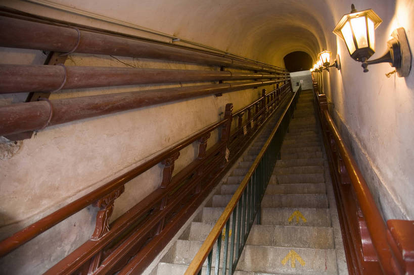 攀登,横图,彩色,室内,白天,楼梯,城市,建筑,北京,中国,亚洲,梯子,阶梯,首都,建筑物,台阶,爬,摄影,上升,中国文化,东亚,首府,中华人民共和国,登高,攀爬,彩图,传统文化,bj174