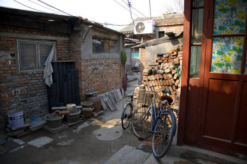 家,横图,彩色,室外,白天,旅游,城市,道路,胡同,建筑,街道,路,公路,自行车,北京,中国,亚洲,民俗,房屋,屋子,小巷,交通,首都,楼房,建筑物,住宅,摄影,旧的,中国文化,东亚,首府,中华人民共和国,平民,马路,彩图,旅行,房子,居住区,传统文化,bj174