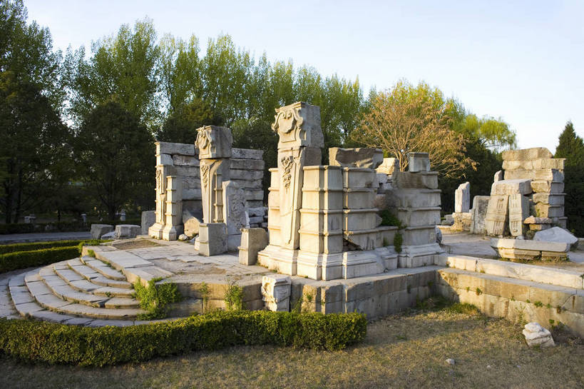 公园,横图,彩色,室外,白天,旅游,石头,建筑,北京,圆明园,中国,亚洲,清澈,遗迹,石子,亭子,文化遗产,首都,历史,遗址,废墟,建筑物,树,古代,蓝色,绿色,天空,休闲,摄影,活动,严肃,明亮,蓝,权威,中国文化,绿,东亚,海淀区,首府,中华人民共和国,北京市,京,北平,华北地区,权力,威严,权势,古远,空闲,明澈,清彻,清亮,势力,尊严,石,石块,彩图,旅行,圆明园遗址,圆明园遗址公园,传统文化,bj174