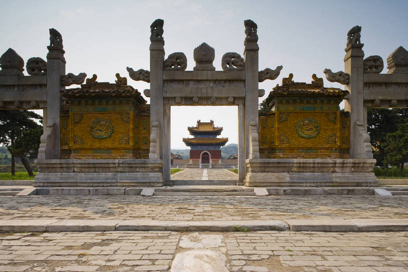 横图,彩色,特写,旅游,石头,门,建筑,中国,亚洲,局部,艺术,石子,大门,亭子,文化遗产,牌坊,艺术品,首都,历史,建筑物,古代,休闲,摄影,活动,严肃,权威,中国文化,东亚,首府,中华人民共和国,华北地区,权力,河北,河北省,冀,威严,权势,保定,保定市,古远,空闲,势力,尊严,石,石块,彩图,旅行,传统文化,皇陵,崇陵,清崇陵,清西陵,易县,bj174