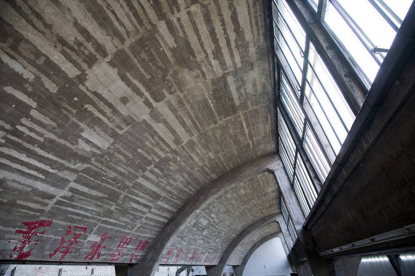 博物馆,家,横图,彩色,白天,旅游,时尚,水,桌子,城市,地标,建筑,油画,北京,中国,亚洲,破旧,艺术,陈旧,标志,雕像,符号,塑像,房屋,屋子,艺术品,首都,流行,漂亮,标识,楼房,石雕,展品,建筑物,住宅,展示,潮流,摄影,展览,美术,时髦,残破,美术馆,中国文化,美术品,画廊,陈列,东亚,发展,首府,中华人民共和国,时兴,发达,版画,设计,彩图,旅行,房子,798艺术区,传统文化,bj174