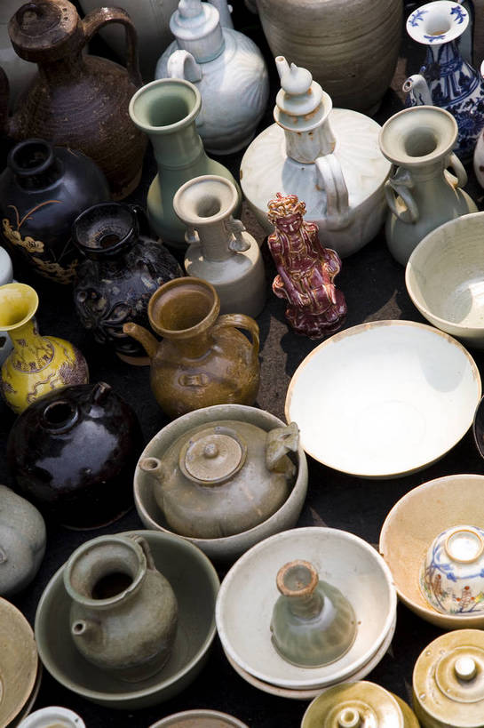 竖图,彩色,购物,消费,北京,中国,亚洲,许多,陶瓷,陶瓷制品,集市,市场,首都,很多,古玩市场,陶器,零售,竖,金融,摄影,古董,挑选,古物,中国文化,选择,选购,贸易,古玩,东亚,中华人民共和国,北京市,京,北平,华北地区,朝阳区,血拼,变化,差别,跳蚤市场,彩图,北京潘家园旧货市场,潘家园街道,潘家园旧货市场,传统文化,bj174