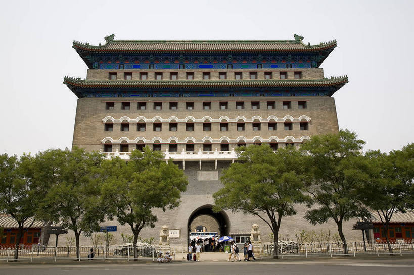 横图,彩色,室外,白天,旅游,度假,商务,美景,名胜古迹,城市风光,标志建筑,城市,道路,地标,建筑,街道,路,公路,北京,中国,亚洲,遗迹,楼,楼阁,景观,文化遗产,交通,繁忙,古迹,文物,娱乐,建设,古建筑,建筑物,享受,休闲,旅游胜地,景色,放松,摄影,古代建筑,中国文化,前门,忙碌,古文明,东亚,中华人民共和国,劳碌,马路,彩图,商业,高楼,传统文化,bj174