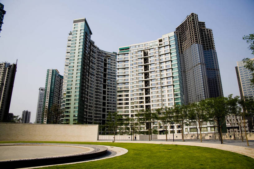 高楼大厦,横图,彩色,室外,白天,仰视,度假,商务,办公楼,美景,天际线,城市风光,城市,大厦,道路,建筑,街道,路,摩天大楼,写字楼,公路,北京,中国,亚洲,房屋,楼,屋子,景观,公寓,交通,首都,繁忙,娱乐,楼房,建筑物,住宅,楼宇,享受,休闲,商务楼,景色,放松,摄影,中国文化,忙碌,东亚,发展,中华人民共和国,北京市,京,北平,华北地区,发达,劳碌,马路,彩图,商业,房子,大楼,高层建筑,高楼,摩天楼,北京CBD,北京商务中心区,中国北京大北窑,传统文化,bj174