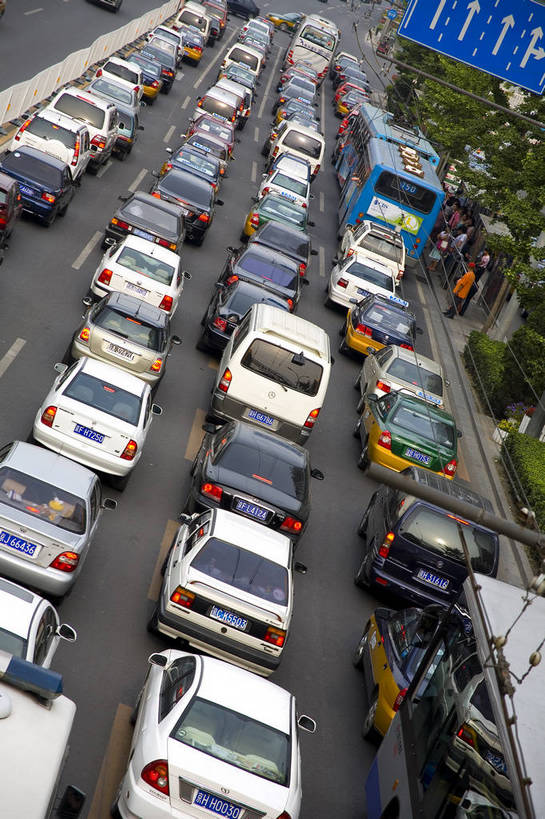 竖图,彩色,室外,白天,道路,建筑,街道,路,公路,汽车,北京,中国,亚洲,车流,交通,拥堵,建筑物,车,交通工具,轿车,竖,摄影,中国文化,载具,东亚,发展,中华人民共和国,发达,马路,彩图,传统文化,bj174