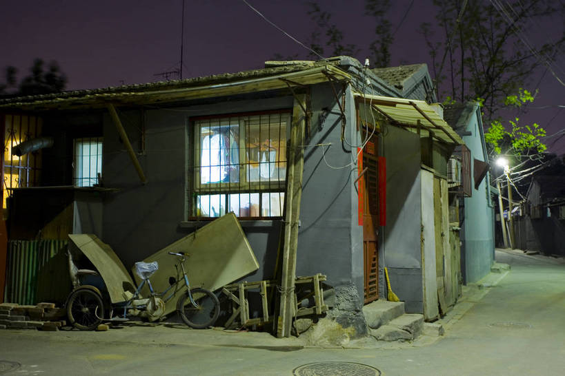 横图,彩色,室外,旅游,道路,胡同,建筑,街道,路,夜景,公路,北京,中国,亚洲,风俗,民俗,小巷,灯光,交通,首都,传统,建筑物,灯,闪耀,精神,摄影,中国文化,东亚,中华人民共和国,制度,夜,马路,彩图,旅行,老城区,居住区,传统文化,bj174