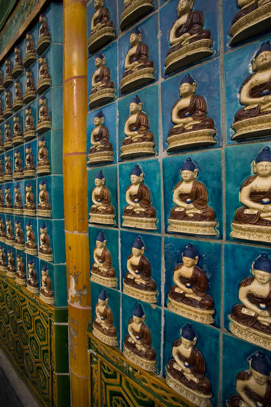 竖图,彩色,室外,白天,旅游,石头,建筑,雕塑,北海公园,北京,中国,亚洲,节日,著名,雕像,文化,佛,白塔,祈祷,健康,许愿,摄影,宗教,佛教,信仰,纪念,祈求,中国文化,东亚,中华人民共和国,皇家园林,闻名,释教,驰名,有名,平安,彩图,旅行,目的地,bj174