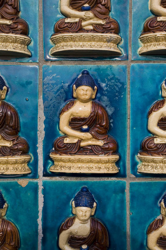 竖图,彩色,旅游,建筑,雕塑,北海公园,北京,中国,亚洲,节日,艺术,著名,装饰,雕刻,雕像,佛像,文化,白塔,工艺品,祈祷,健康,许愿,摄影,宗教,佛教,信仰,纪念,祈求,美术,中国文化,主题,陈列,东亚,中华人民共和国,功能,美学,皇家园林,闻名,释教,驰名,有名,平安,彩图,旅行,目的地,bj174