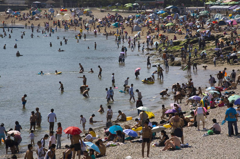 游泳,人群,公园,横图,室外,白天,沙滩,建筑,大连,中国,亚洲,游客,帐篷,遮阳伞,海边,摩天轮,旅游胜地,游泳衣,摄影,东亚,辽宁,中华人民共和国,海滨浴场,海,旅游者,彩图,bj174