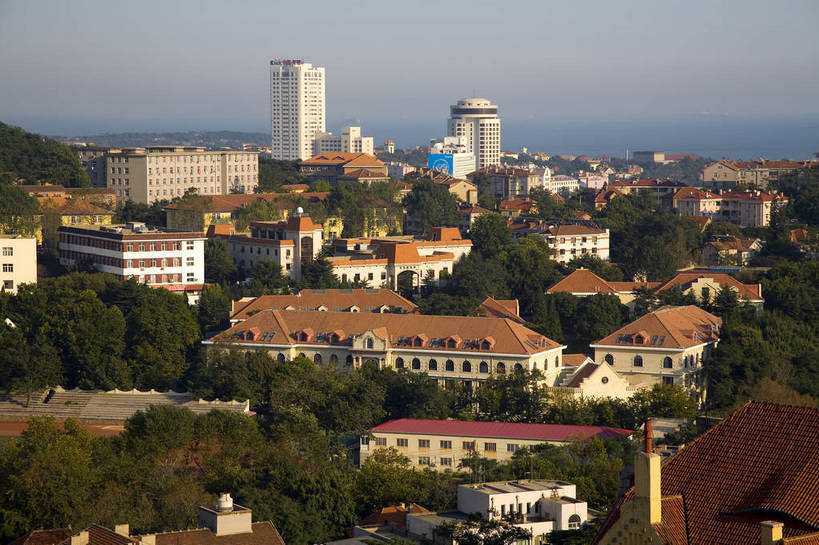 高楼大厦,横图,俯视,室外,白天,旅游,度假,城市风光,城市,建筑,摩天大楼,青岛,中国,亚洲,雕像,楼群,娱乐,现代,山东,现代化,享受,休闲,摩天大厦,放松,摄影,海滨,东亚,中华人民共和国,发达,彩图,高角度拍摄,bj174