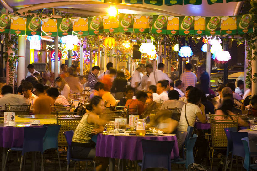 横图,室外,夜晚,旅游,度假,商务,礁石,城市,道路,建筑,街道,路,公路,青岛,中国,亚洲,遮阳伞,食品,交通,娱乐,小吃,美食,山东,夜市,食物,享受,休闲,旅游胜地,摩天大厦,放松,金融,摄影,经济,海滨,贸易,东亚,中华人民共和国,马路,彩图,商业,bj174