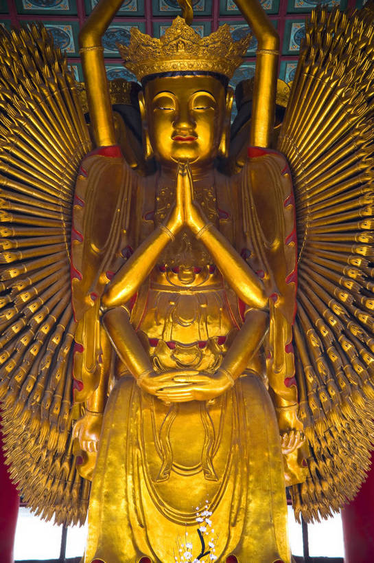 寺庙,竖图,彩色,室外,白天,旅游,度假,绘画,名胜古迹,标志建筑,地标,建筑,雕塑,中国,亚洲,节日,遗迹,雕像,文化遗产,顶,古迹,历史,文化,文物,娱乐,建设,古建筑,建筑物,古代,祈祷,享受,休闲,健康,旅游胜地,放松,竖,许愿,摄影,宗教,佛教,信仰,纪念,祈求,文明,古文明,东亚,中华人民共和国,河南,释教,古远,平安,彩图,旅行,庙,寺,大相国寺,建筑结构,bj174