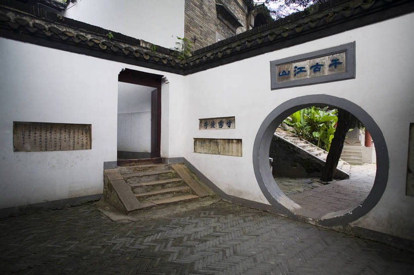 寺庙,横图,彩色,室外,白天,旅游,度假,名胜古迹,标志建筑,地标,建筑,中国,遗迹,图片,建筑群,古典,古迹,文物,娱乐,建设,古建筑,江苏,享受,休闲,旅游胜地,放松,摄影,中国文化,古文明,东亚,镇江,旅行,游览,寺,传统文化,甘露寺,bj174