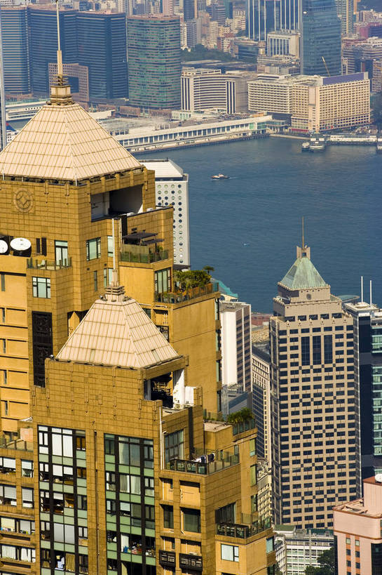 竖图,俯视,彩色,室外,白天,旅游,度假,名胜古迹,标志建筑,地标,建筑,香港,中国,亚洲,繁华,遗迹,图片,建筑群,古迹,文物,娱乐,建设,现代,古建筑,现代建筑,维多利亚港,享受,休闲,旅游胜地,摩天大厦,放松,竖,摄影,港,古文明,东亚,发展,维多利亚湾,香港特别行政区,港澳台,中华人民共和国,繁荣,维多利亚,发达,太平山,维港,彩图,港湾,高楼,海港,bj174