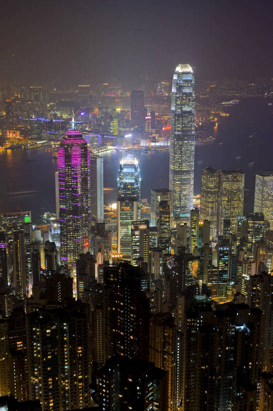 竖图,彩色,室外,夜晚,旅游,度假,名胜古迹,标志建筑,地标,建筑,夜景,香港,中国,亚洲,繁华,遗迹,图片,建筑群,古迹,文物,娱乐,建设,现代,古建筑,现代建筑,维多利亚港,享受,休闲,旅游胜地,摩天大厦,放松,竖,摄影,港,古文明,东亚,发展,维多利亚湾,香港特别行政区,港澳台,中华人民共和国,繁荣,维多利亚,发达,维港,彩图,港湾,高楼,海港,bj174