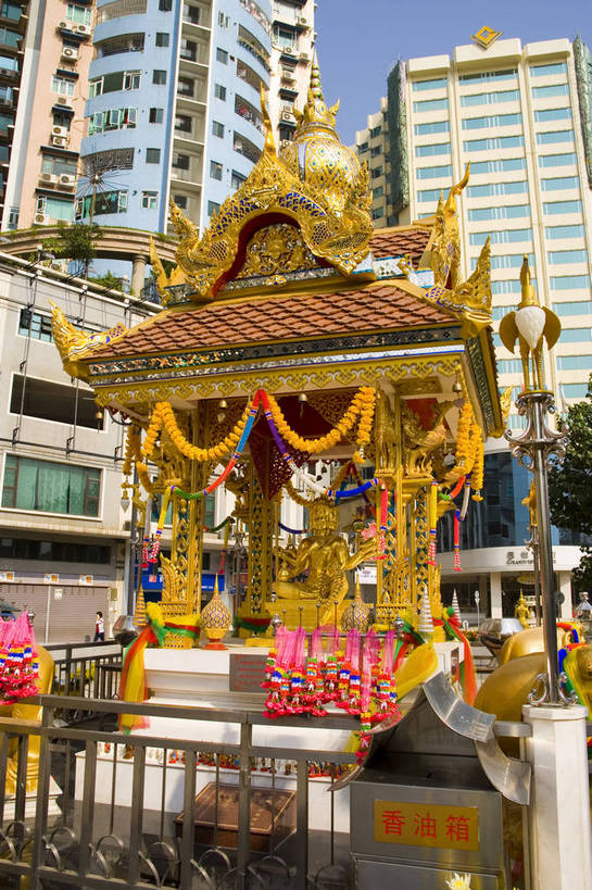 竖图,彩色,室外,白天,旅游,度假,美景,名胜古迹,城市风光,标志建筑,城市,地标,建筑,雕塑,澳门,中国,亚洲,遗迹,雕像,塑像,图片,景观,古迹,文物,娱乐,建设,佛,古建筑,享受,休闲,旅游胜地,摩天大厦,景色,放松,竖,摄影,古文明,东亚,中华人民共和国,繁荣,发达,彩图,旅行,高楼,四面佛,bj174