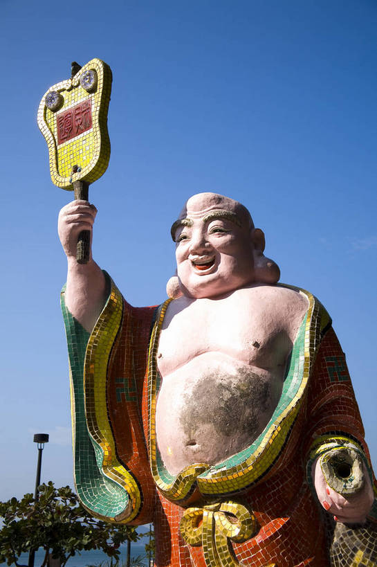 竖图,彩色,室外,白天,旅游,度假,美景,城市风光,城市,香港,中国,亚洲,行人,游客,游人,雕像,塑像,图片,景观,建筑群,娱乐,路人,旅客,享受,休闲,旅游胜地,摩天大厦,景色,放松,竖,摄影,海滨,参观,东亚,浅水湾,中华人民共和国,繁荣,发达,过客,海,旅游者,彩图,旅行,港湾,镇海楼公园,bj174