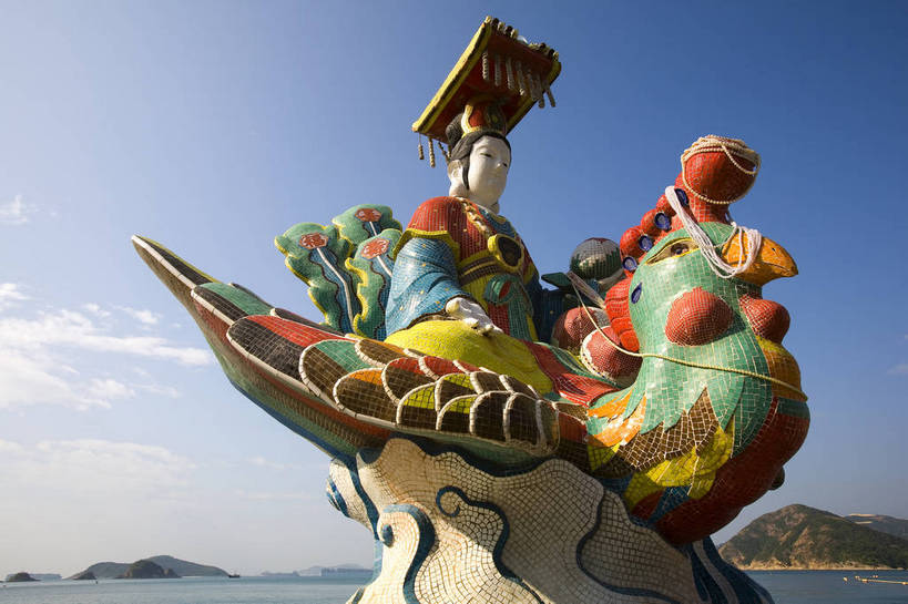 横图,彩色,室外,白天,旅游,度假,美景,城市风光,城市,香港,中国,亚洲,行人,游客,游人,雕像,塑像,图片,景观,建筑群,娱乐,路人,旅客,享受,休闲,旅游胜地,摩天大厦,景色,放松,摄影,海滨,参观,东亚,浅水湾,中华人民共和国,繁荣,发达,过客,海,旅游者,彩图,旅行,港湾,镇海楼公园,bj174