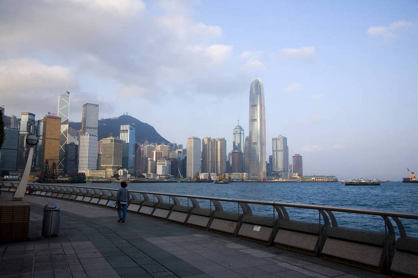 横图,彩色,室外,白天,旅游,度假,美景,名胜古迹,城市风光,标志建筑,城市,地标,建筑,雕塑,香港,中国,亚洲,遗迹,艺术,装饰,雕刻,雕像,图片,景观,古迹,文物,娱乐,建设,古建筑,工艺品,享受,休闲,旅游胜地,景色,放松,摄影,纪念,美术,主题,参观,陈列,紫荆花,古文明,东亚,中华人民共和国,功能,美学,繁荣,发达,彩图,旅行,bj174