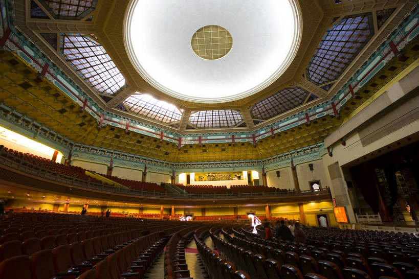 横图,彩色,室内,旅游,度假,美景,城市风光,标志建筑,城市,地标,建筑,广州,中国,亚洲,风俗,艺术,景观,建筑群,古典,娱乐,观众席,建设,大厅,传统,特色,座位,享受,休闲,景色,放松,精神,摄影,经济,纪念,中国文化,领袖,参观,东亚,发展,广东省,孙中山,中华人民共和国,广州市,民族文化,革命,勇士,繁荣,英雄,进步,发达,制度,伟人,特别,彩图,观光,旅行,孙中山纪念堂,bj174