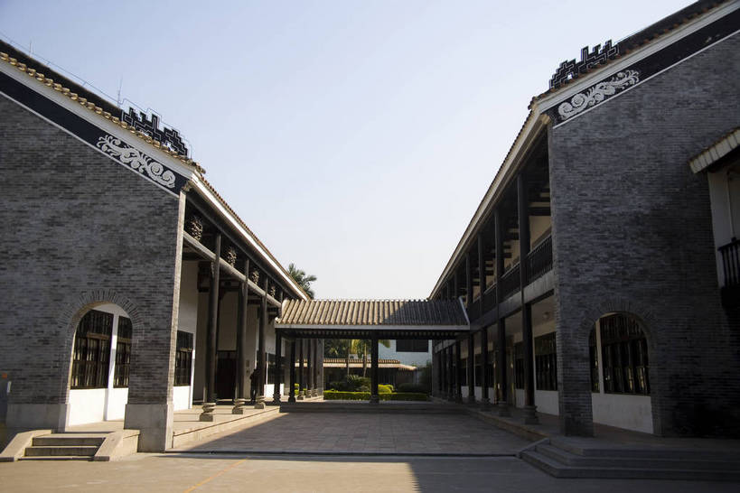 学校,横图,彩色,室外,白天,旅游,度假,美景,城市风光,标志建筑,城市,地标,建筑,广州,中国,亚洲,风俗,艺术,著名,景观,建筑群,古典,历史,娱乐,建设,现代,传统,特色,天,享受,休闲,景色,放松,精神,摄影,经济,纪念,国民党,象征,文明,中国文化,参观,东亚,发展,广东省,中华人民共和国,广州市,民族文化,革命,勇士,繁荣,英雄,进步,发达,制度,特别,黄埔,交流,彩图,观光,旅行,国防大学,黄埔军校,军校,中华民国陆军军官学校,民国,bj174