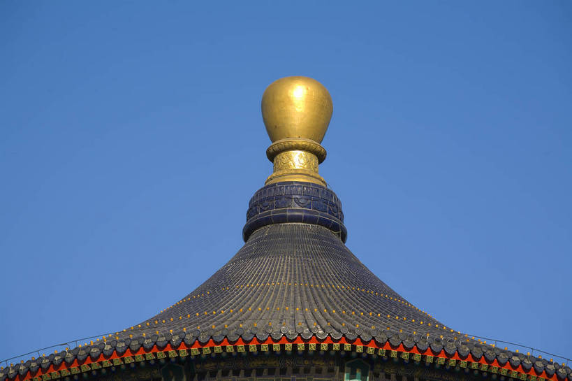 天坛,宫殿,横图,彩色,室外,白天,旅游,度假,名胜古迹,标志建筑,地标,建筑,雕塑,北京,中国,亚洲,局部,风俗,清澈,遗迹,艺术,装饰,雕刻,雕像,柱子,屋顶,文化遗产,瓦,顶,古迹,历史,文物,娱乐,建设,传统,古建筑,顶部,蓝天,工艺品,天,享受,休闲,旅游胜地,放松,精神,气派,摄影,琉璃瓦,古代建筑,纪念,部分,美术,祭祀,权威,象征,高贵,美好,主题,感受,参观,陈列,古文明,东亚,中华人民共和国,功能,美学,权力,威严,权势,伟大,古代文明,明澈,清彻,清亮,制度,特征,皇家,势力,彩图,旅行,bj174