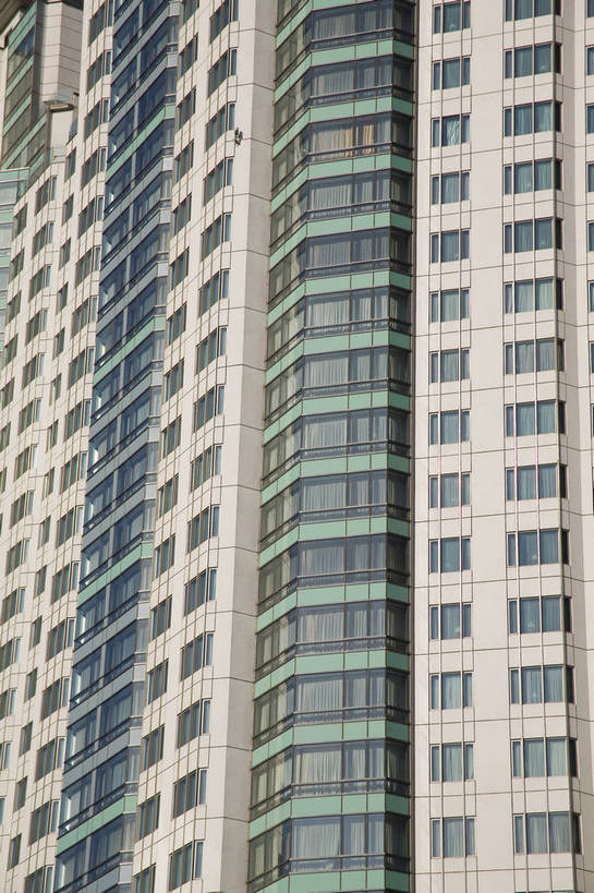 竖图,彩色,室外,白天,仰视,旅游,商务,城市风光,城市,建筑,北京,中国,亚洲,清澈,景观,公寓,首都,现代,现代建筑,路牌,白云,蓝天,天,摩天大厦,商务楼,竖,金融,摄影,大都市,生活方式,现代都市,经济,晴天,矗立,成就,文明,耸立,玻璃幕墙,贸易,幕墙,东亚,发展,中华人民共和国,北京市,京,北平,华北地区,挺立,繁荣,进步,发达,明澈,清彻,清亮,游览,商业,高楼,北京CBD,北京商务中心区,中国北京大北窑,bj174