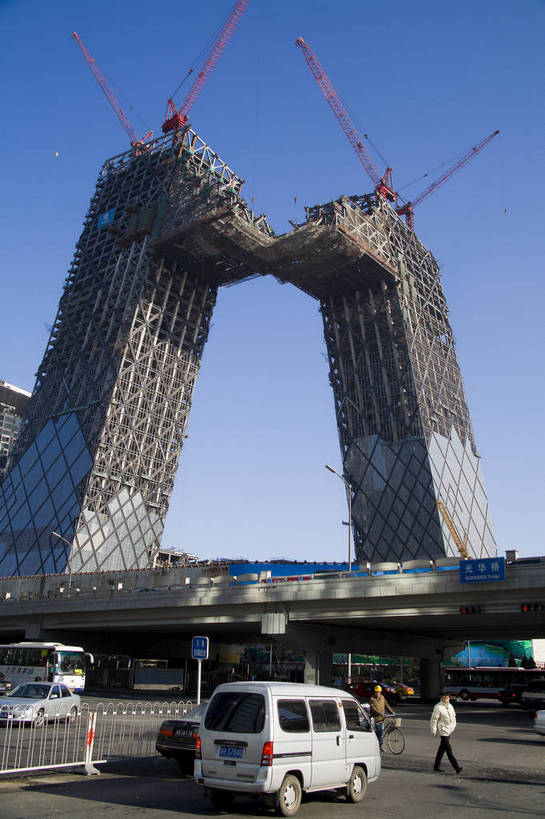 竖图,彩色,室外,白天,仰视,旅游,商务,城市风光,城市,建筑,北京,中国,亚洲,景观,交通,首都,繁忙,现代,现代建筑,路牌,施工,蓝天,建筑工地,天,摩天大厦,商务楼,竖,金融,摄影,大都市,生活方式,现代都市,经济,晴天,轮廓,矗立,成就,文明,耸立,剪影,玻璃幕墙,塔吊,贸易,幕墙,东亚,发展,中华人民共和国,北京市,京,北平,华北地区,挺立,繁荣,进步,发达,游览,商业,高楼,工地,北京CBD,北京商务中心区,中国北京大北窑,bj174