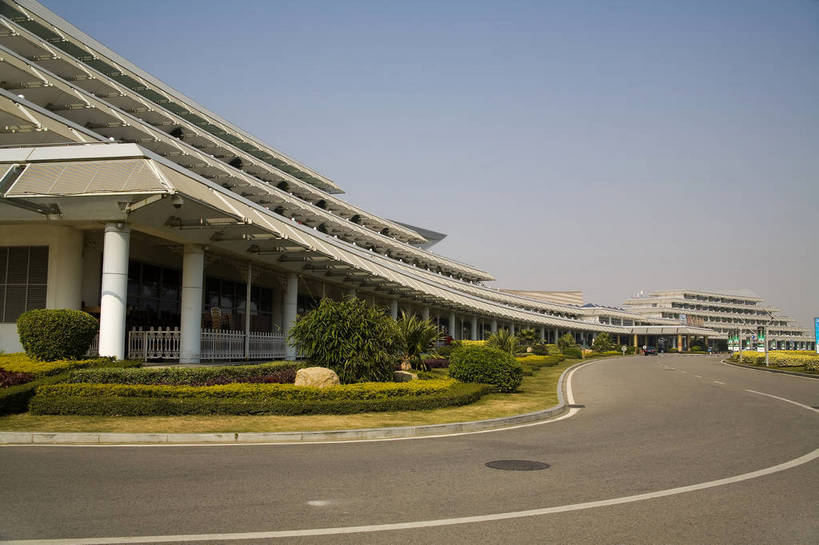 人群,横图,彩色,室外,旅游,度假,美景,名胜古迹,树林,天际线,城市风光,标志建筑,城市,大厦,地标,建筑,中国,亚洲,遗迹,景观,古迹,文物,娱乐,建设,现代,古建筑,厦门,现代建筑,特色,树,树木,白云,蓝天,绿地,绿化带,天,享受,休闲,广阔,旅游胜地,景色,放松,摄影,生活方式,经济,观看,轮廓,展览,居住,公共设施,美好,文明,特殊,展览馆,参观,国际会展中心,古文明,东亚,发展,福建省,厦门市,中华人民共和国,开阔,繁荣,进步,发达,交流,彩图,观光,旅行,高楼,居住区,bj174