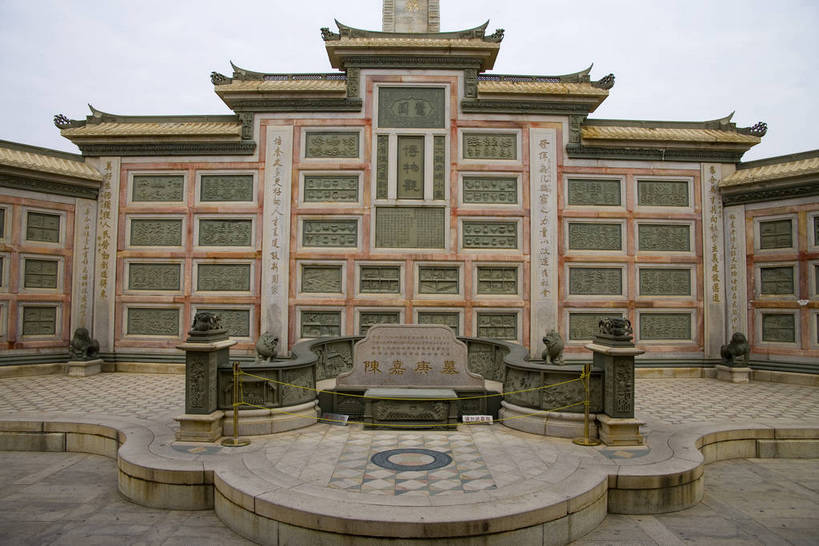 人群,学校,操场,运动场,横图,彩色,室外,旅游,度假,美景,名胜古迹,树林,水,天际线,城市风光,标志建筑,城市,大厦,地标,建筑,中国,亚洲,遗迹,海边,景观,公寓,古迹,文物,娱乐,建设,现代,古建筑,厦门,现代建筑,校园,学府,特色,树,树木,白云,蓝天,海水,绿地,绿化带,天,享受,休闲,广阔,旅游胜地,景色,放松,摄影,生活方式,经济,轮廓,居住,海滨,美好,文明,特殊,参观,福建,古文明,东亚,发展,福建省,厦门市,中华人民共和国,华东地区,闽,开阔,繁荣,进步,发达,交流,彩图,观光,旅行,大学,高楼,居住区,集美大学城,bj174