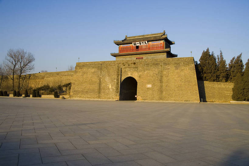 横图,彩色,室外,白天,旅游,度假,名胜古迹,标志建筑,地标,建筑,长城,中国,亚洲,风俗,遗迹,壮观,文化遗产,冬天,古城,辽阔,古典,宏伟,古迹,历史,文物,娱乐,建设,传统,城墙,古建筑,历史建筑,特色,古代,蓝天,天空,天,享受,休闲,广阔,旅游胜地,放松,精神,摄影,城楼,古代建筑,纪念,文明,中国文化,特殊,防御,古文明,东亚,古长城,中华人民共和国,河北省,秦皇岛,抵抗,奇迹,古远,伟大,流传,制度,特别,旅行,传统文化,山海关,bj174