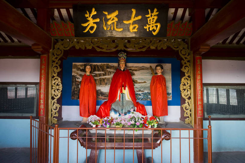 寺庙,横图,彩色,室内,白天,旅游,度假,名胜古迹,标志建筑,地标,建筑,雕塑,长城,中国,亚洲,风俗,神话,遗迹,艺术,装饰,雕刻,雕像,塑像,文化遗产,冬天,寺院,辽阔,古典,古迹,历史,文物,娱乐,建设,传统,古建筑,石雕,特色,古代,工艺品,享受,休闲,广阔,旅游胜地,放松,精神,摄影,城楼,古代建筑,纪念,美术,文明,中国文化,主题,传说,特殊,陈列,古文明,东亚,中华人民共和国,功能,美学,河北省,秦皇岛,古远,流传,制度,特别,传奇,旅行,庙,寺,传统文化,孟姜女庙,山海关,孟姜女,bj174