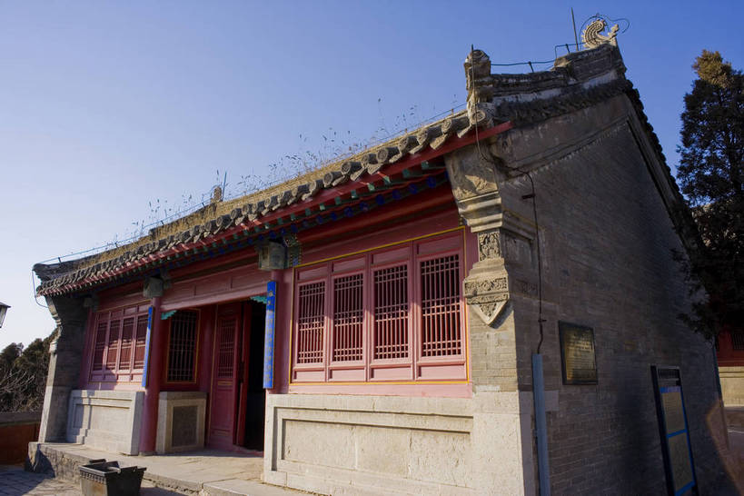 寺庙,横图,彩色,室外,白天,旅游,度假,名胜古迹,标志建筑,地标,建筑,长城,中国,亚洲,风俗,神话,遗迹,文化遗产,冬天,寺院,辽阔,古典,古迹,历史,文物,娱乐,建设,传统,古建筑,特色,古代,蓝天,天空,天,享受,休闲,广阔,旅游胜地,放松,精神,摄影,城楼,古代建筑,纪念,文明,中国文化,传说,特殊,古文明,东亚,中华人民共和国,河北省,秦皇岛,古远,流传,制度,特别,传奇,旅行,庙,寺,传统文化,孟姜女庙,山海关,孟姜女,bj174