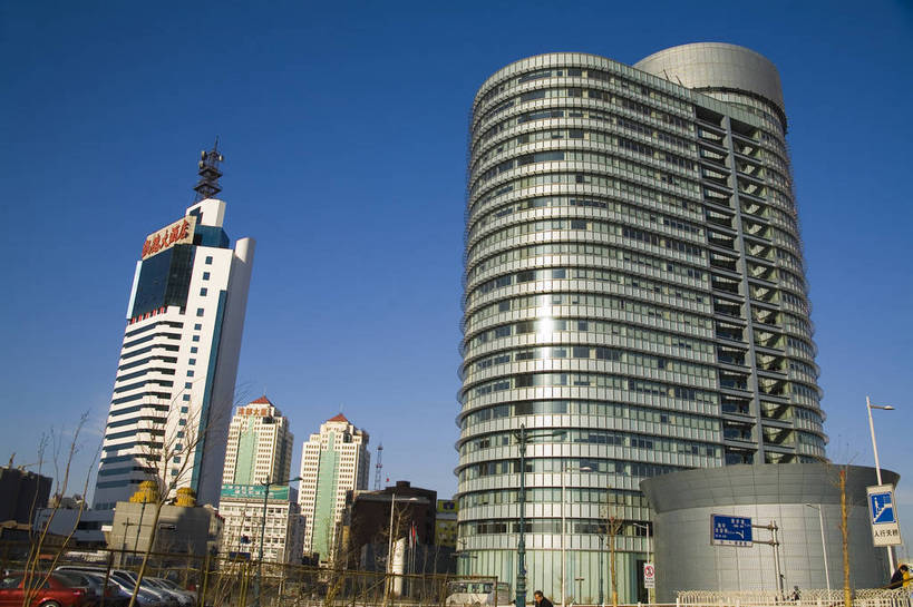 横图,彩色,室外,白天,旅游,商务,城市风光,城市,道路,高速公路,建筑,路,桥梁,公路,汽车,天津,中国,亚洲,清澈,景观,公寓,桥,交通,现代,现代建筑,路牌,车,白云,蓝天,天,骑车,摩天大厦,商务楼,金融,运输,摄影,大都市,生活方式,现代都市,经济,晴天,成就,文明,玻璃幕墙,贸易,幕墙,东亚,发展,中华人民共和国,繁荣,进步,发达,明澈,清彻,清亮,马路,游览,商业,高楼,公路桥,高等级公路,bj174