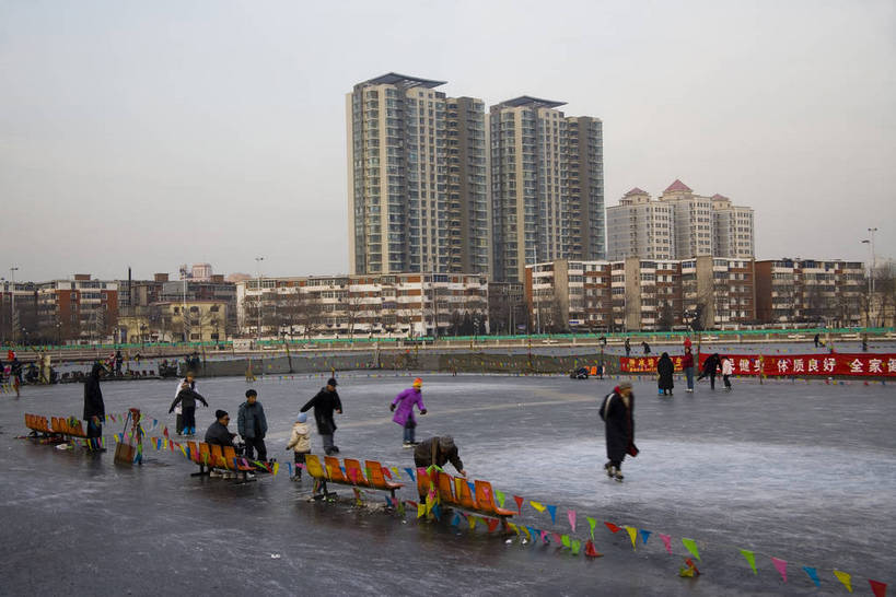横图,彩色,室外,白天,仰视,旅游,商务,湖,城市风光,城市,建筑,天津,中国,亚洲,清澈,景观,高塔,公寓,现代,现代建筑,白云,蓝天,湖水,天,摩天大厦,商务楼,金融,摄影,大都市,生活方式,现代都市,经济,晴天,成就,文明,电视塔,贸易,东亚,发展,中华人民共和国,繁荣,进步,发达,明澈,清彻,清亮,游览,商业,高楼,海河,bj174