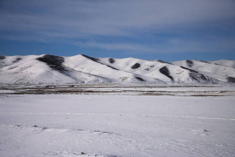 横图,彩色,室外,旅游,山脉,田园,雪,公路,中国,亚洲,覆盖,脚印,图片,大地,雪地,冬天,辽阔,白雪,痕迹,冰冻,蓝天,天空,自然,天,广阔,寒冷,摄影,足迹,清新,自然风光,参观,东亚,甘肃省,中华人民共和国,开阔,行踪,脚迹,甘南,旅行,游览,bj174