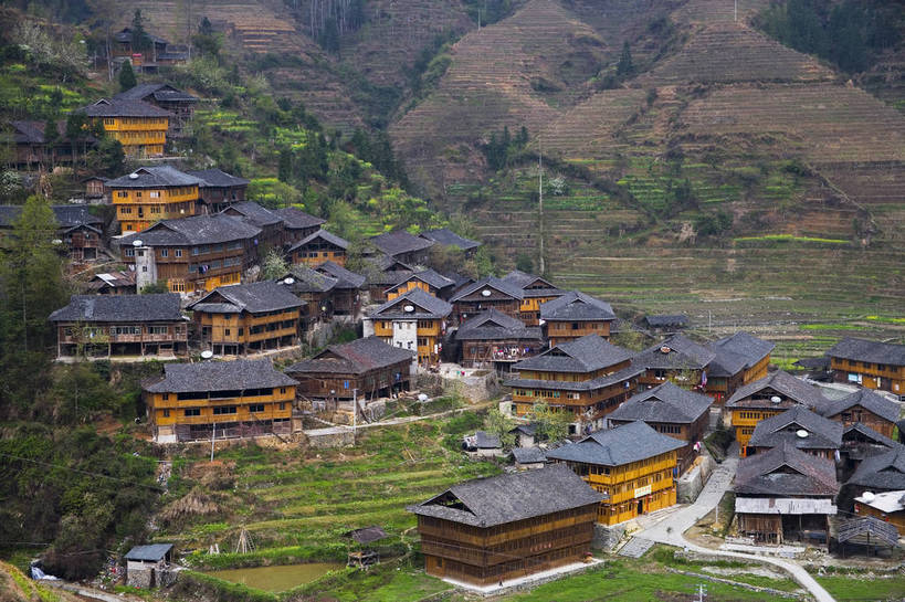 横图,室外,白天,旅游,度假,农业,梯田,名胜古迹,田园,标志建筑,地标,建筑,中国,亚洲,遗迹,民俗,景观,文化遗产,建筑群,古典,古迹,文物,娱乐,建设,古建筑,特色,自然,享受,休闲,旅游胜地,景色,放松,人文景观,广西,耕作,中国文化,古文明,东亚,龙胜,龙脊梯田,中华人民共和国,民族建筑,古代文明,旅行,传统文化,bj174