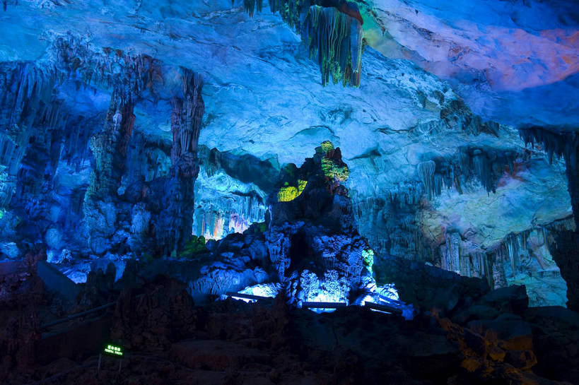 横图,彩色,旅游,度假,探险,名胜古迹,标志建筑,地标,建筑,桂林,中国,亚洲,遗迹,化石,洞,景观,灯光,古迹,历史,文物,娱乐,建设,古建筑,自然,享受,休闲,旅游胜地,放松,摄影,地理,精致,广西,姿态,美好,美妙,溶洞,神奇,古文明,东亚,地貌,广西壮族自治区,中华人民共和国,桂林市,桂,华南地区,灯火辉煌,奇异,自然景观,旅行,芦笛岩,地质,bj174
