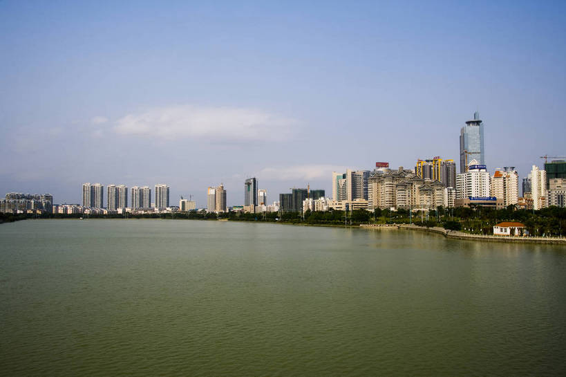 横图,俯视,彩色,室外,白天,旅游,度假,名胜古迹,城市风光,标志建筑,城市,道路,地标,建筑,中国,亚洲,遗迹,景观,建筑群,交通,都市,古迹,文物,娱乐,建设,现代,古建筑,现代建筑,享受,休闲,旅游胜地,放松,运输,摄影,经济,广西,古文明,东亚,发展,南宁,广西壮族自治区,首府,中华人民共和国,桂,华南地区,南宁市,繁荣,进步,发达,旅行,邕江,bj174