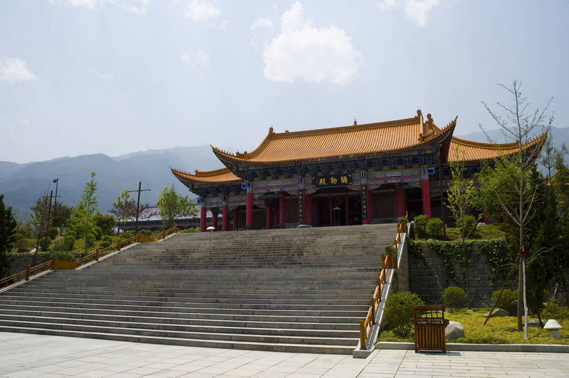 横图,室外,白天,旅游,度假,名胜古迹,标志建筑,地标,建筑,大理,中国,亚洲,遗迹,民俗,景观,文化遗产,建筑群,古典,古迹,文物,娱乐,建设,古建筑,云南,特色,古镇,享受,休闲,旅游胜地,景色,放松,人文景观,中国文化,古文明,东亚,中华人民共和国,民族建筑,崇圣寺,古代文明,旅行,传统文化,三塔,bj174