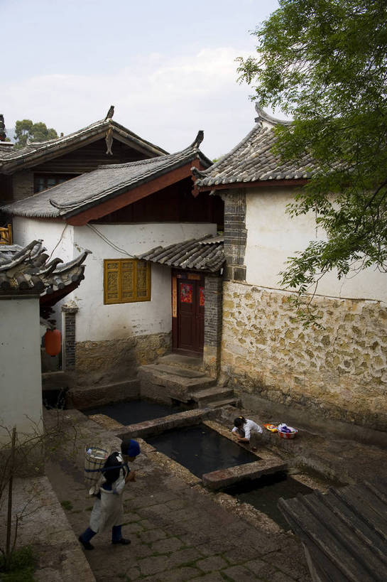 竖图,彩色,室外,特写,白天,旅游,标志建筑,地标,建筑,丽江,中国,亚洲,局部,民俗,文化遗产,建筑群,古典,建设,云南,民居,特色,竖,摄影,人文景观,矗立,中国文化,耸立,东亚,中华人民共和国,挺立,民族建筑,古代文明,旅行,传统文化,bj174