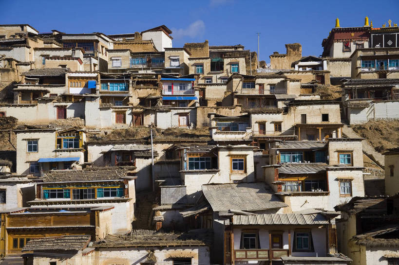 横图,彩色,室外,白天,旅游,标志建筑,地标,建筑,香格里拉,中国,亚洲,民俗,景观,文化遗产,古城,建筑群,古典,建设,迪庆,云南,民居,特色,古镇,远景,景色,摄影,人文景观,中国文化,东亚,松赞林寺,中华人民共和国,民族建筑,古代文明,旅行,传统文化,bj174